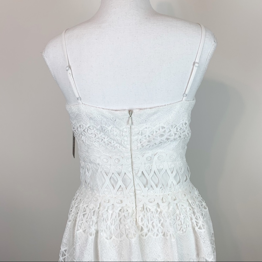 Guess NWT Lace V-neck A-line Dress women Size 2 - Picture 3 of 8